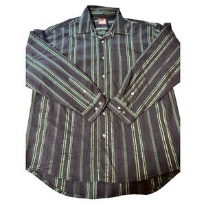 Weekendz off men long sleeve button front with front pocket L